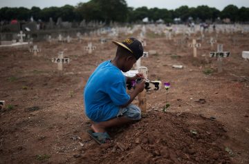 Meninos do cemitério (serie x 4)