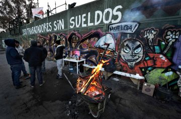 Huelga de trabajadores de la Línea 3 del Metro de Santiago de Chile (serie x 5)